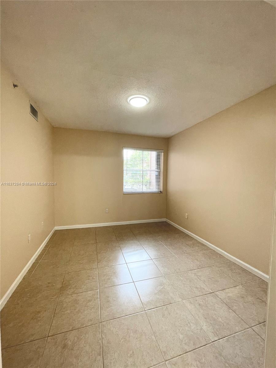 THE COURTS AT DORAL ISLES - Residential Lease