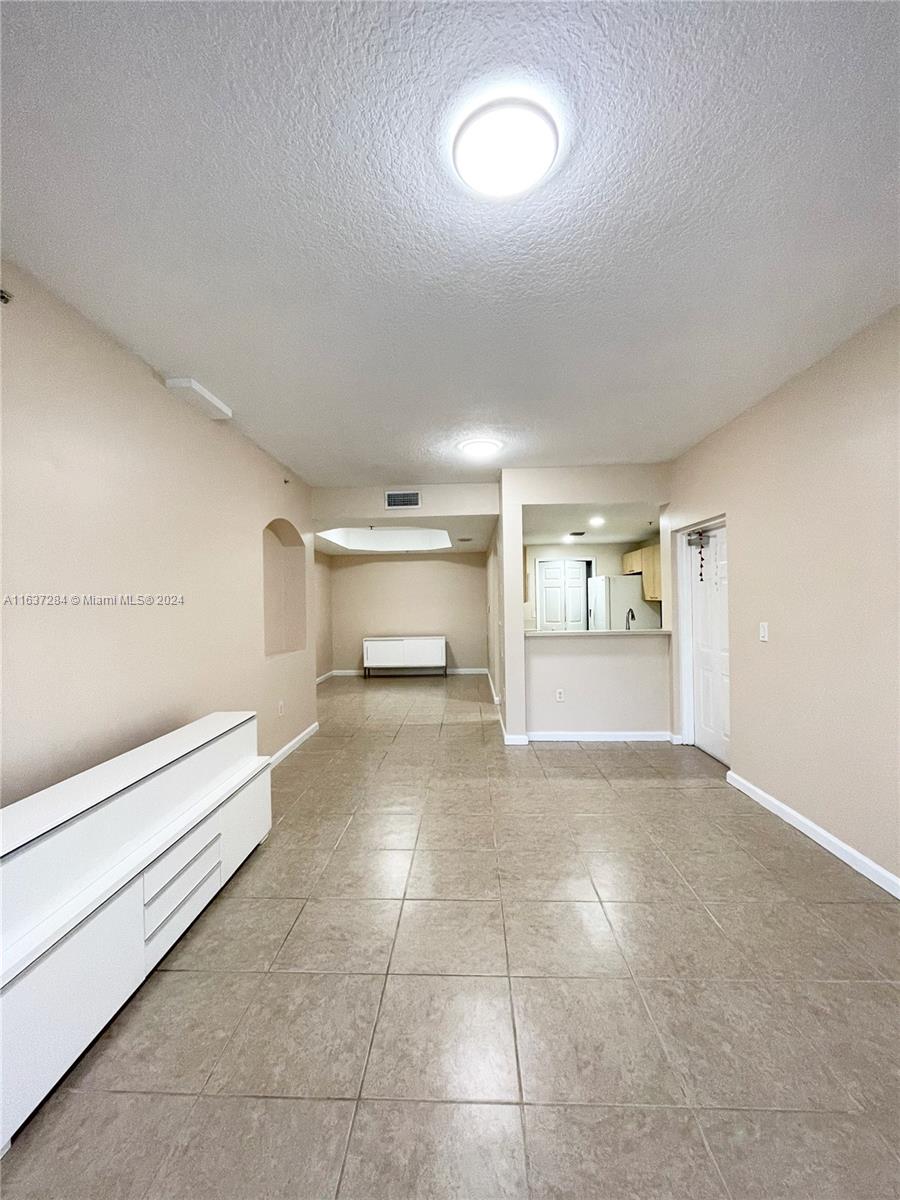 THE COURTS AT DORAL ISLES - Residential Lease