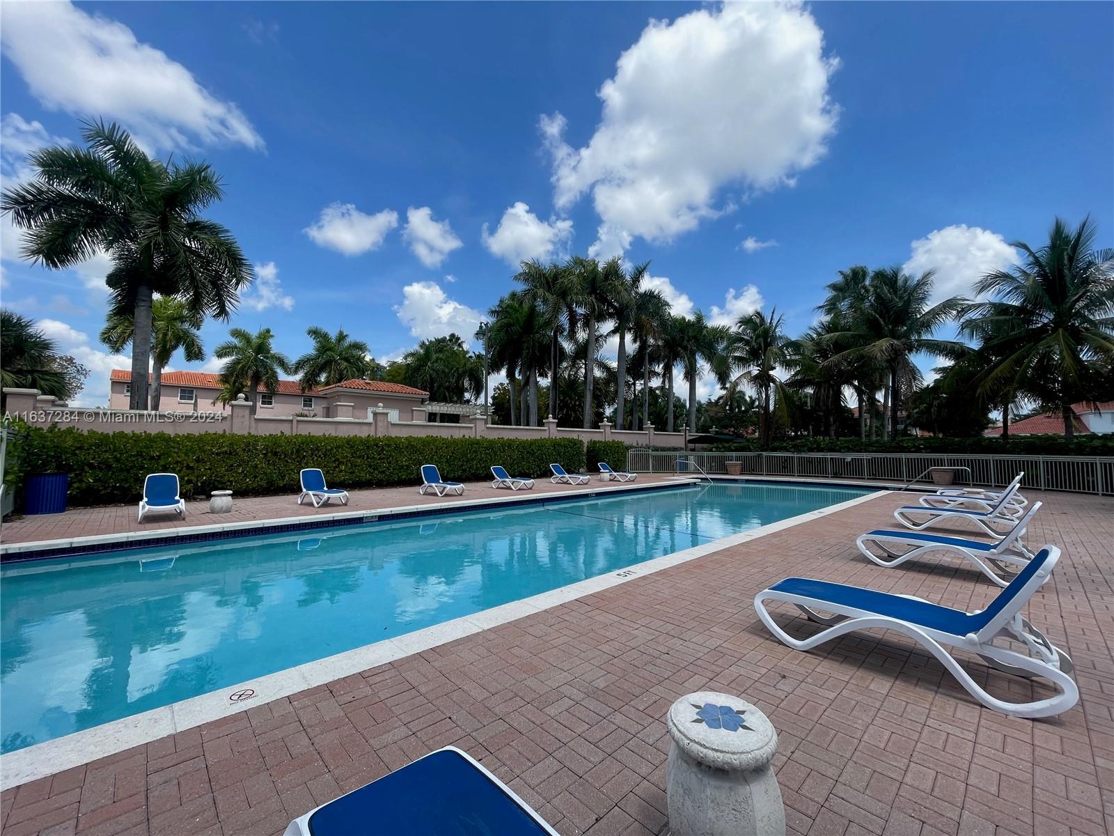 THE COURTS AT DORAL ISLES - Residential Lease