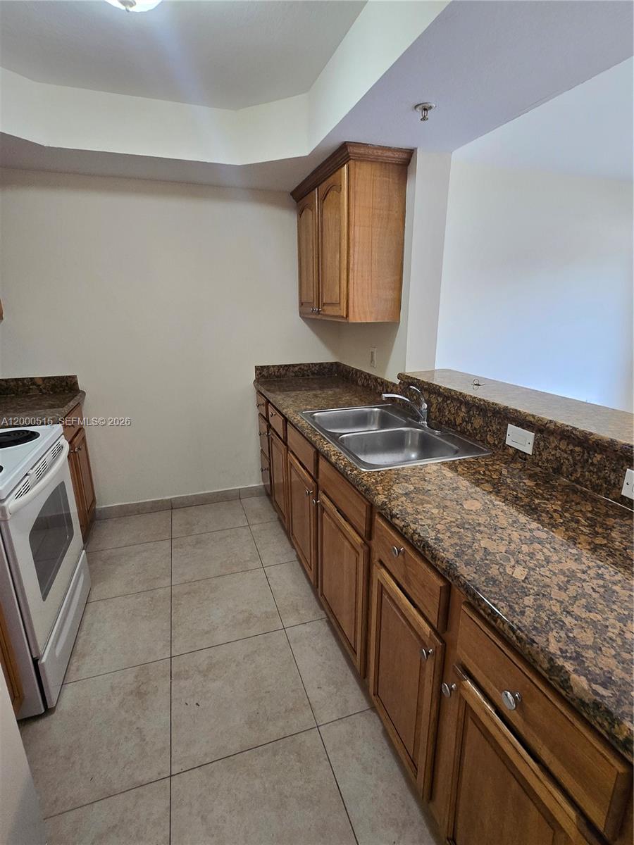 GROVELAND CONDO - Residential Lease