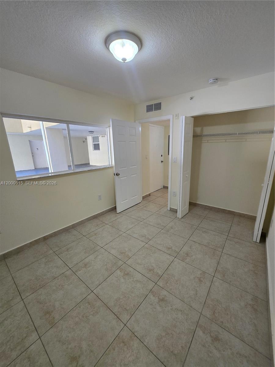 GROVELAND CONDO - Residential Lease