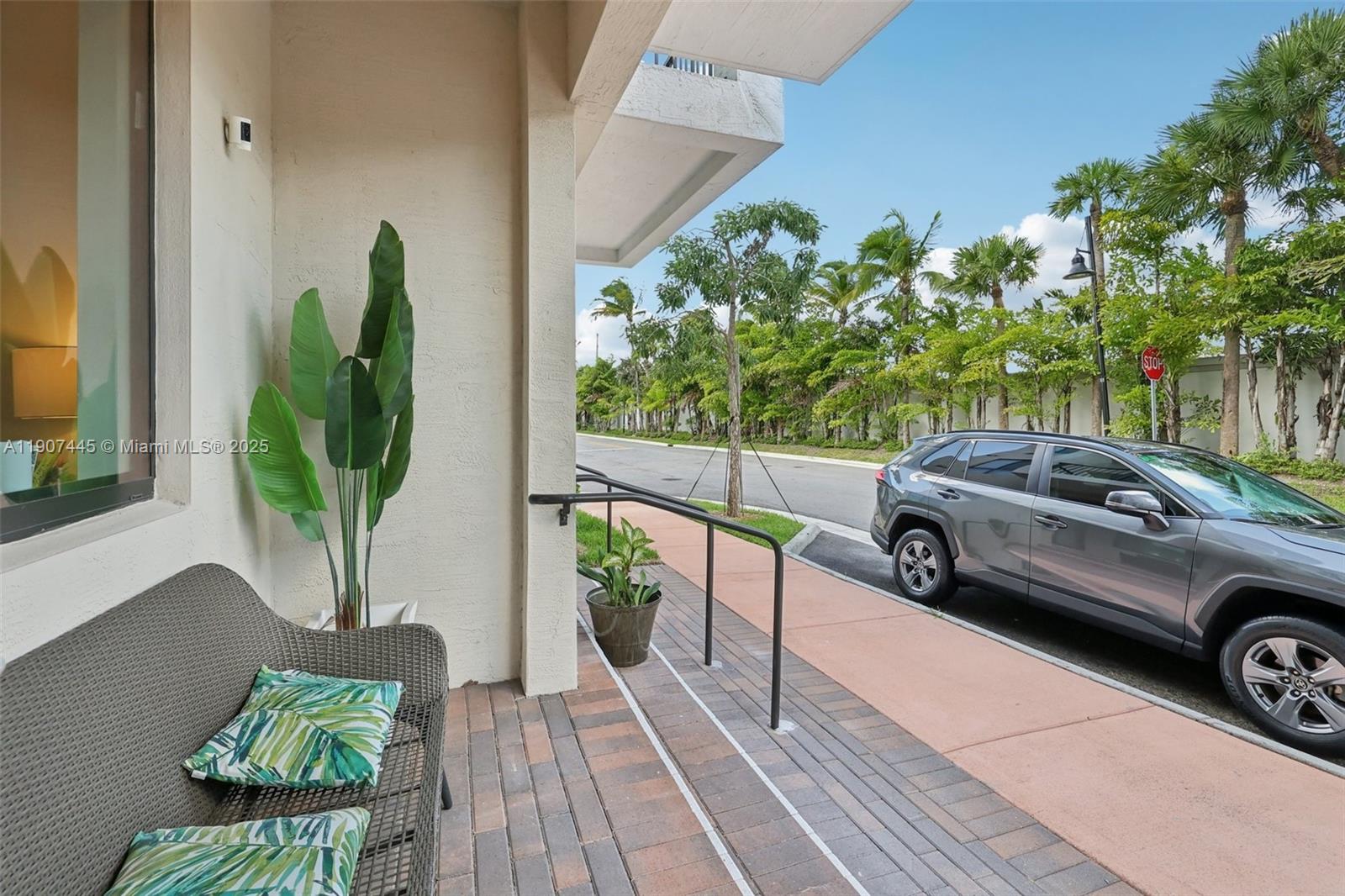 DOWNTOWN DORAL SOUTH PHAS - Residential Lease