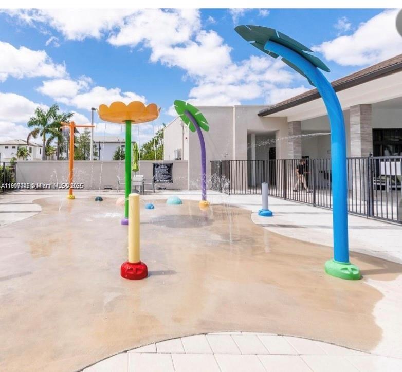 DOWNTOWN DORAL SOUTH PHAS - Residential Lease