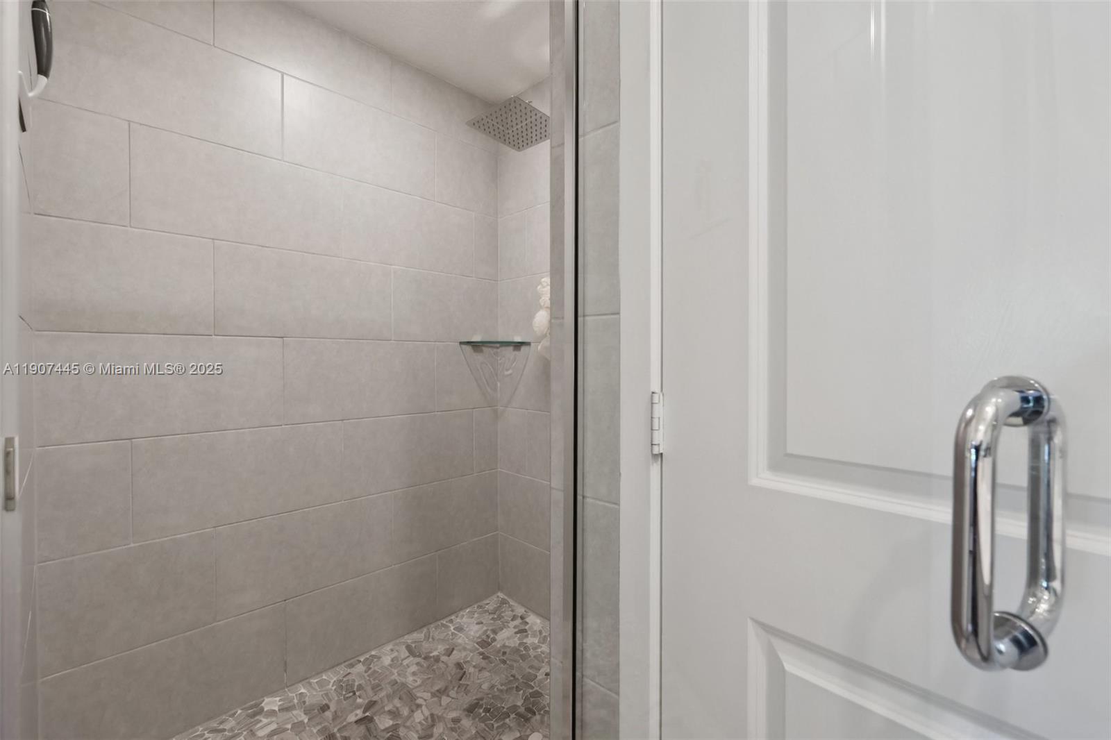 DOWNTOWN DORAL SOUTH PHAS - Residential Lease