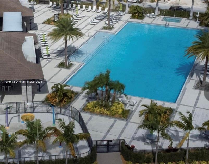 DOWNTOWN DORAL SOUTH PHAS - Residential Lease