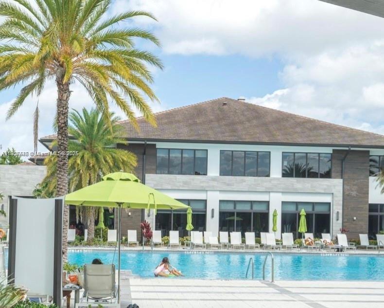 DOWNTOWN DORAL SOUTH PHAS - Residential Lease