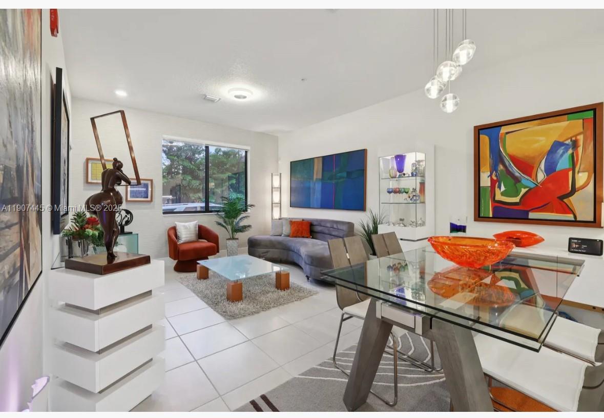 DOWNTOWN DORAL SOUTH PHAS - Residential Lease