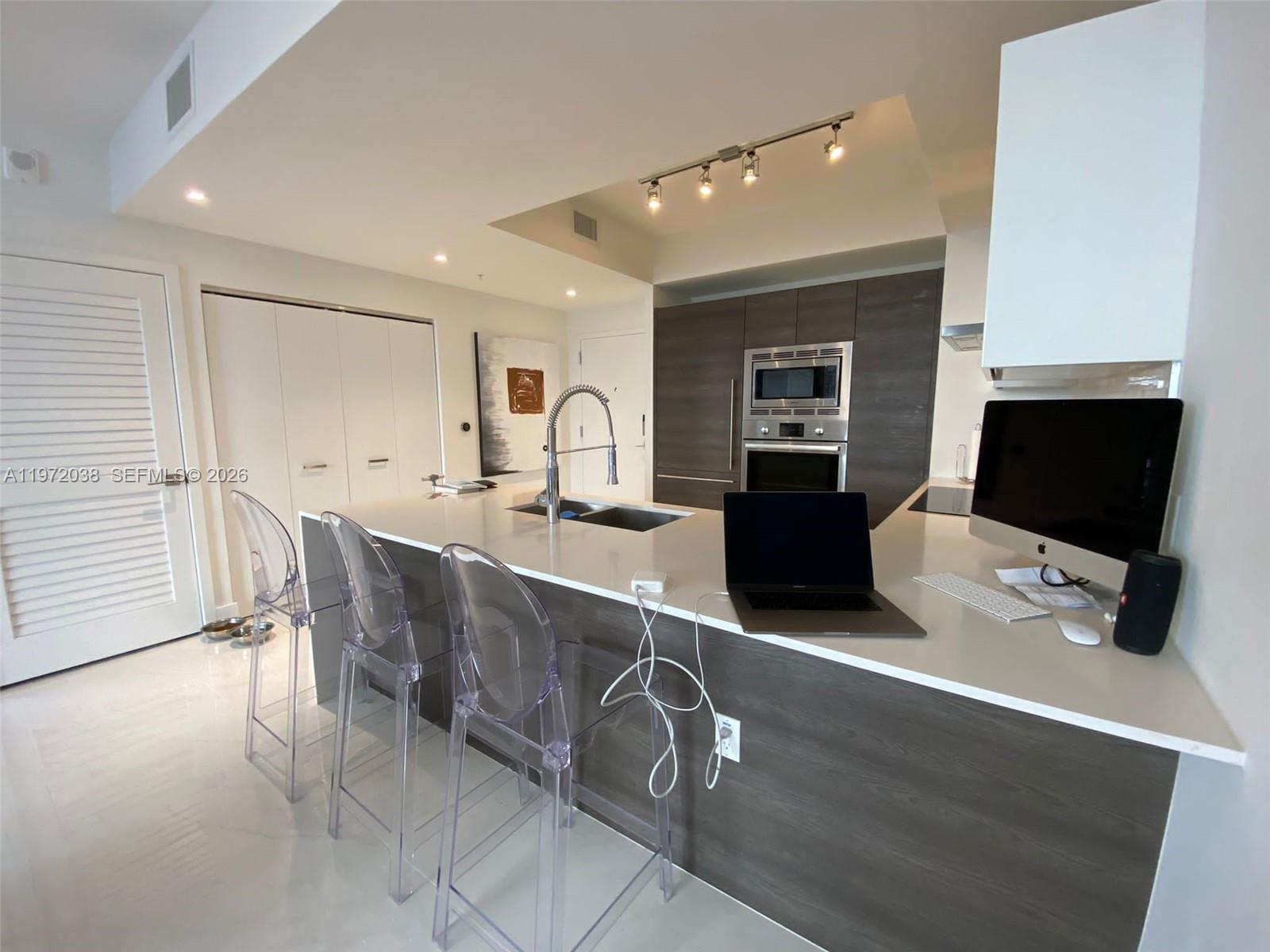 MERRICK MANOR CONDO - Residential