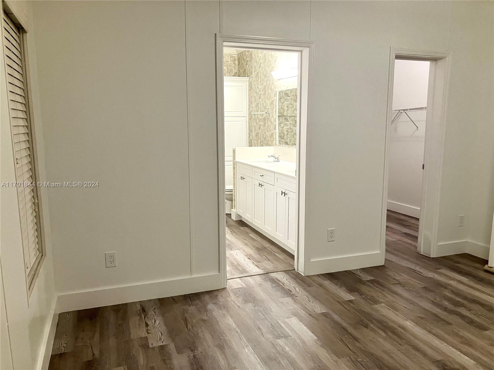 RAVENSWOOD ESTATES & MARI - Residential