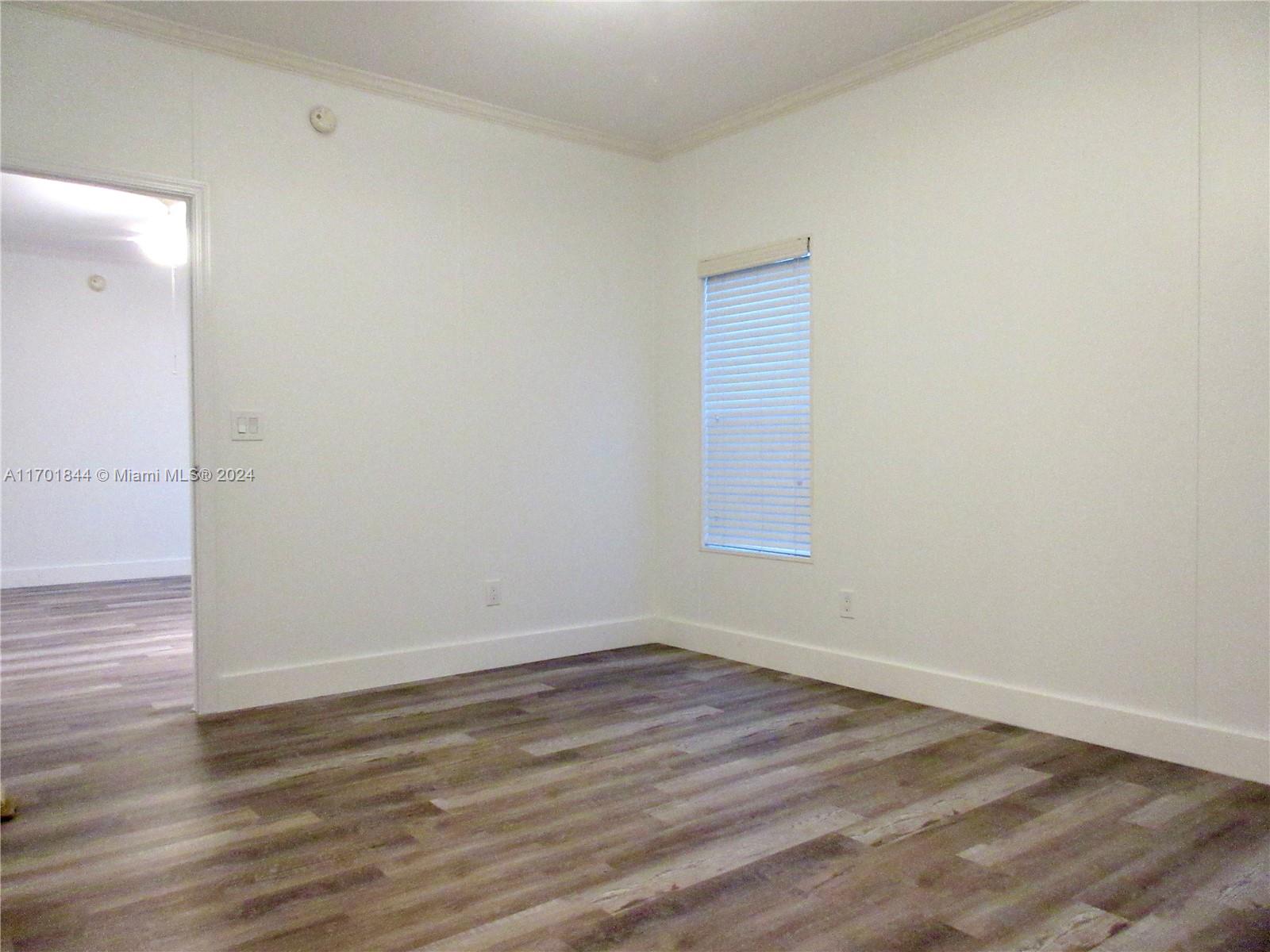 RAVENSWOOD ESTATES & MARI - Residential