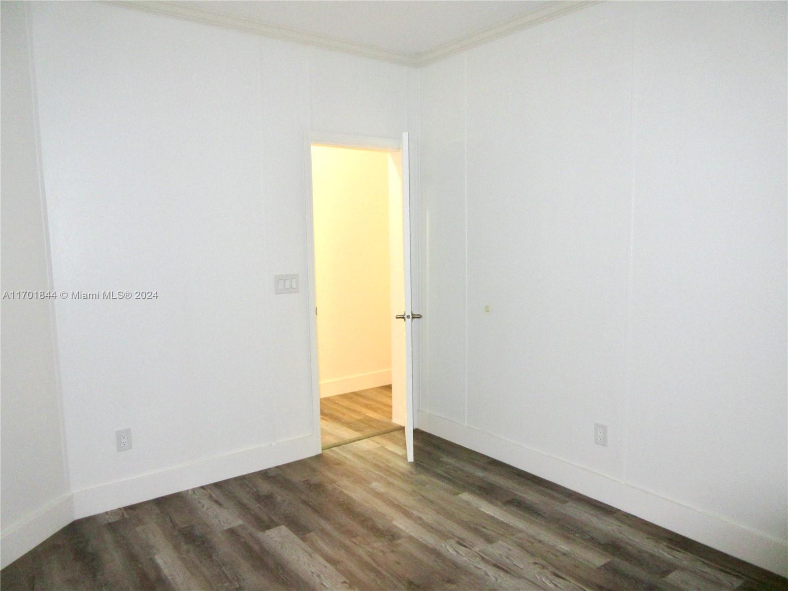 RAVENSWOOD ESTATES & MARI - Residential