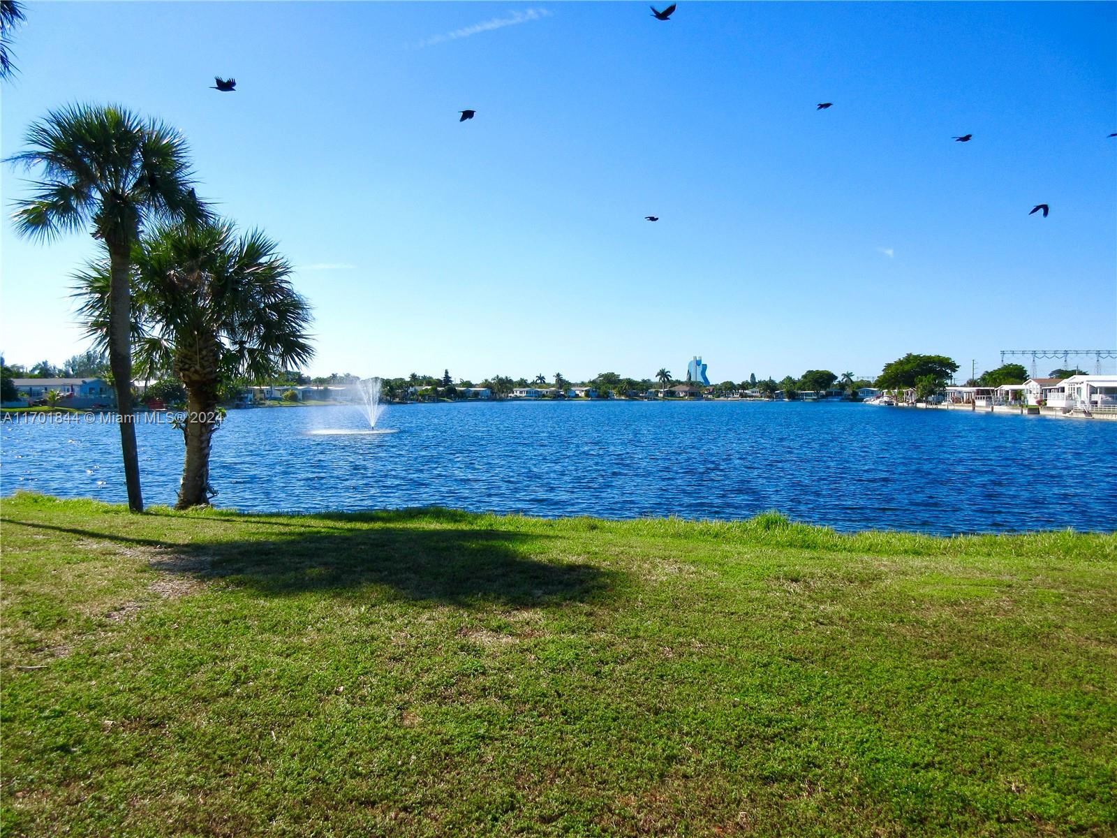 RAVENSWOOD ESTATES & MARI - Residential