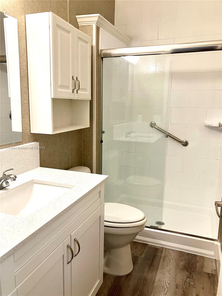 RAVENSWOOD ESTATES & MARI - Residential