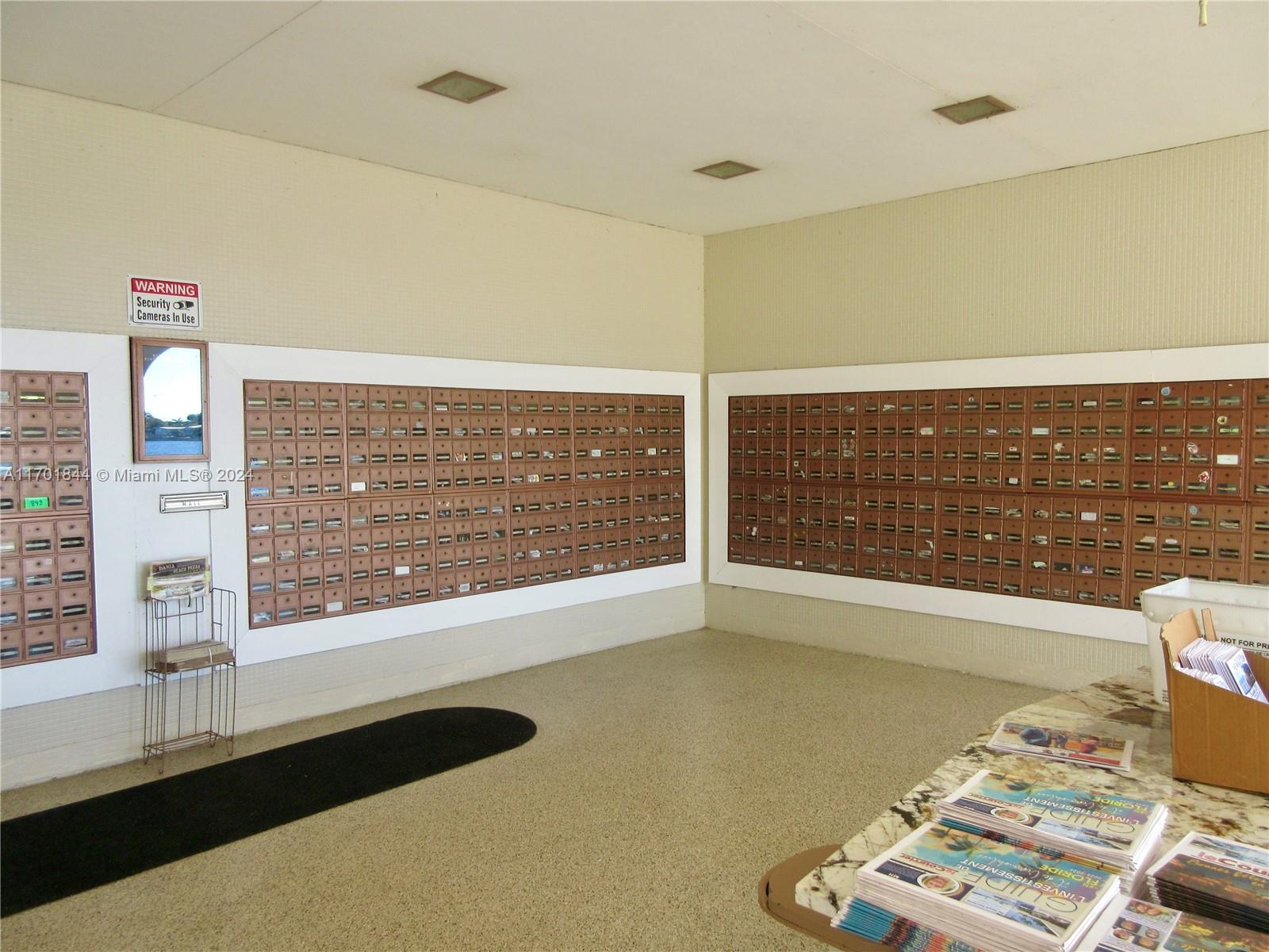 RAVENSWOOD ESTATES & MARI - Residential