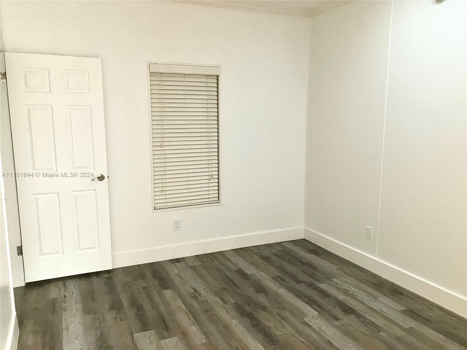 RAVENSWOOD ESTATES & MARI - Residential