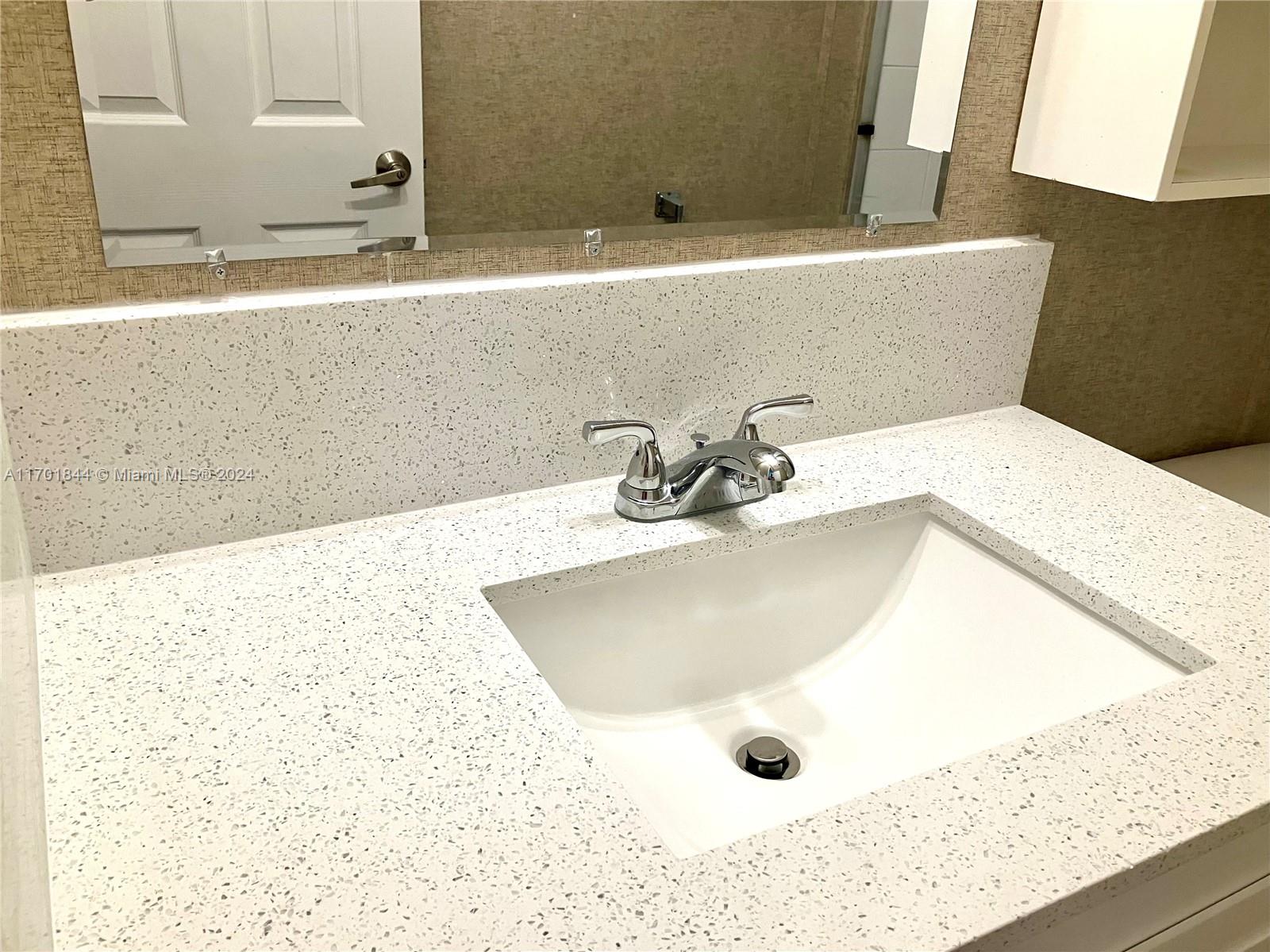 RAVENSWOOD ESTATES & MARI - Residential