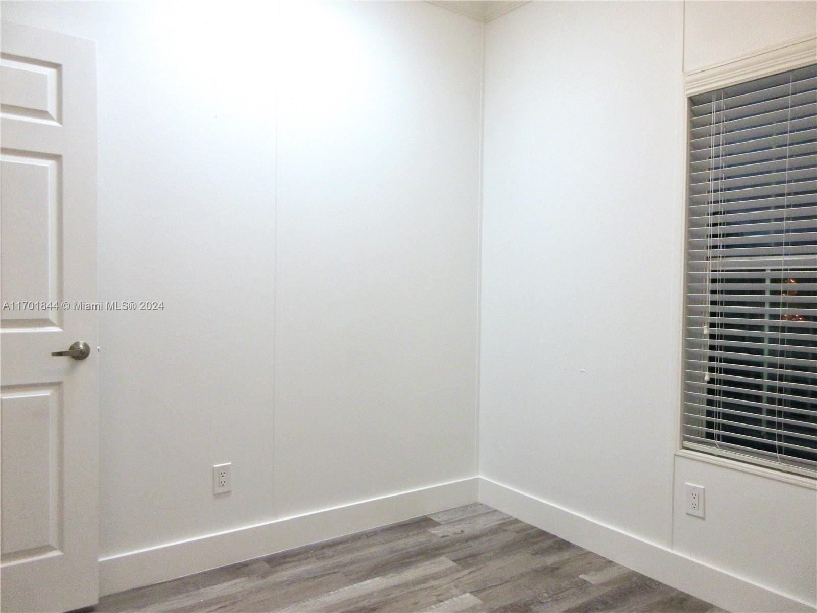 RAVENSWOOD ESTATES & MARI - Residential