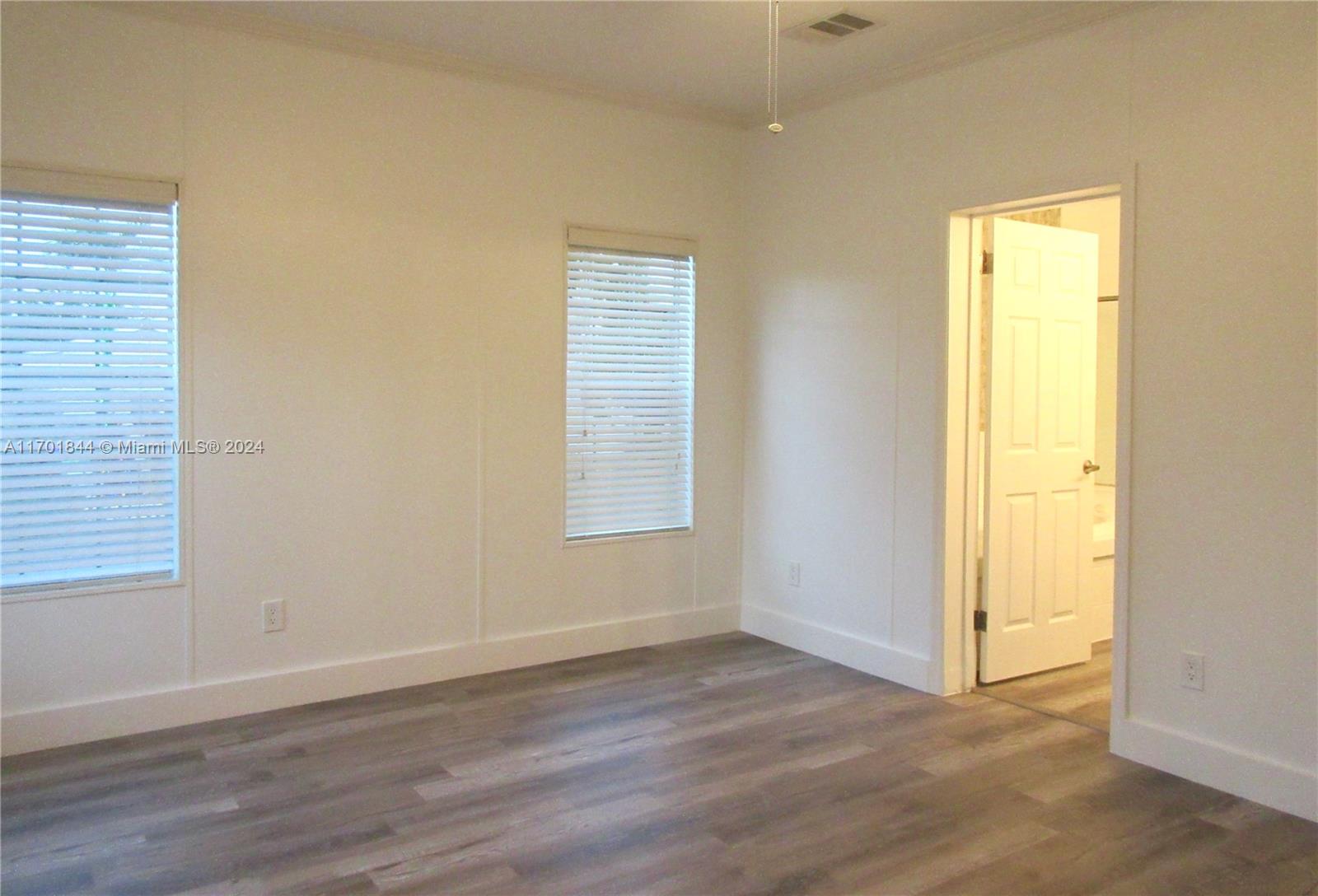 RAVENSWOOD ESTATES & MARI - Residential