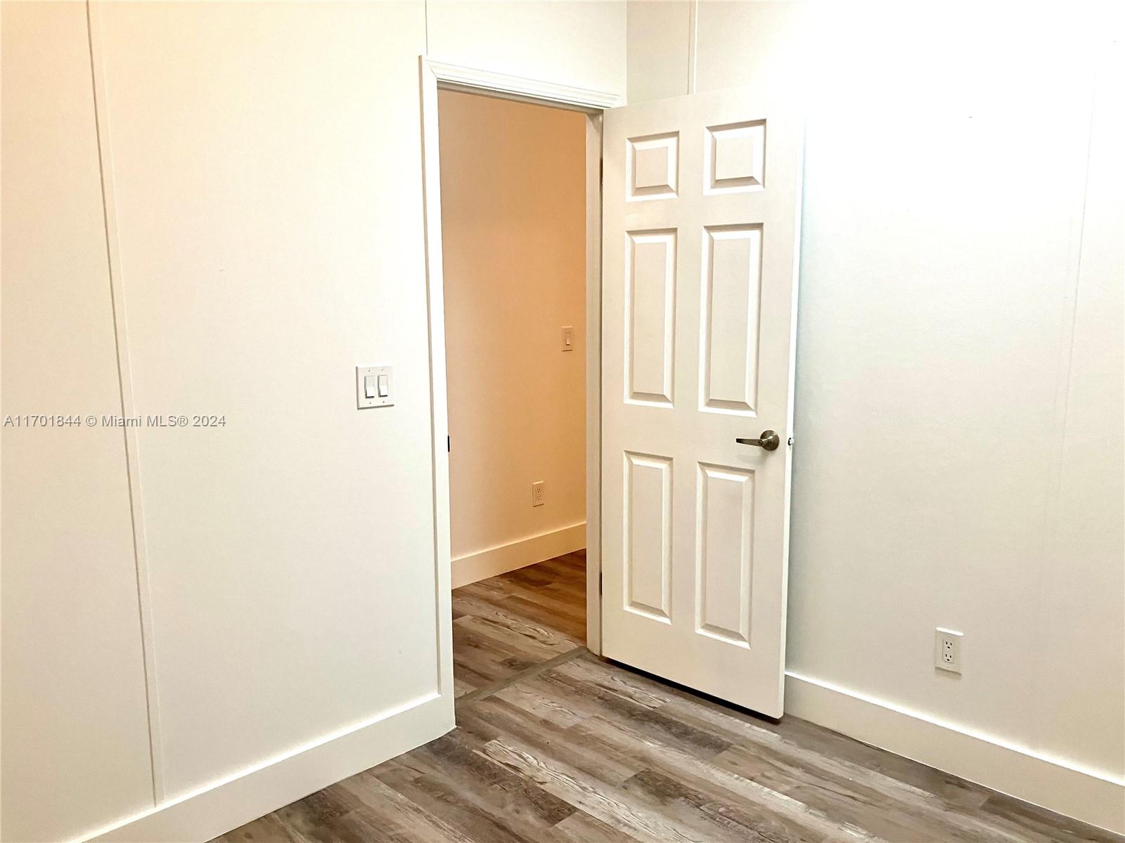 RAVENSWOOD ESTATES & MARI - Residential