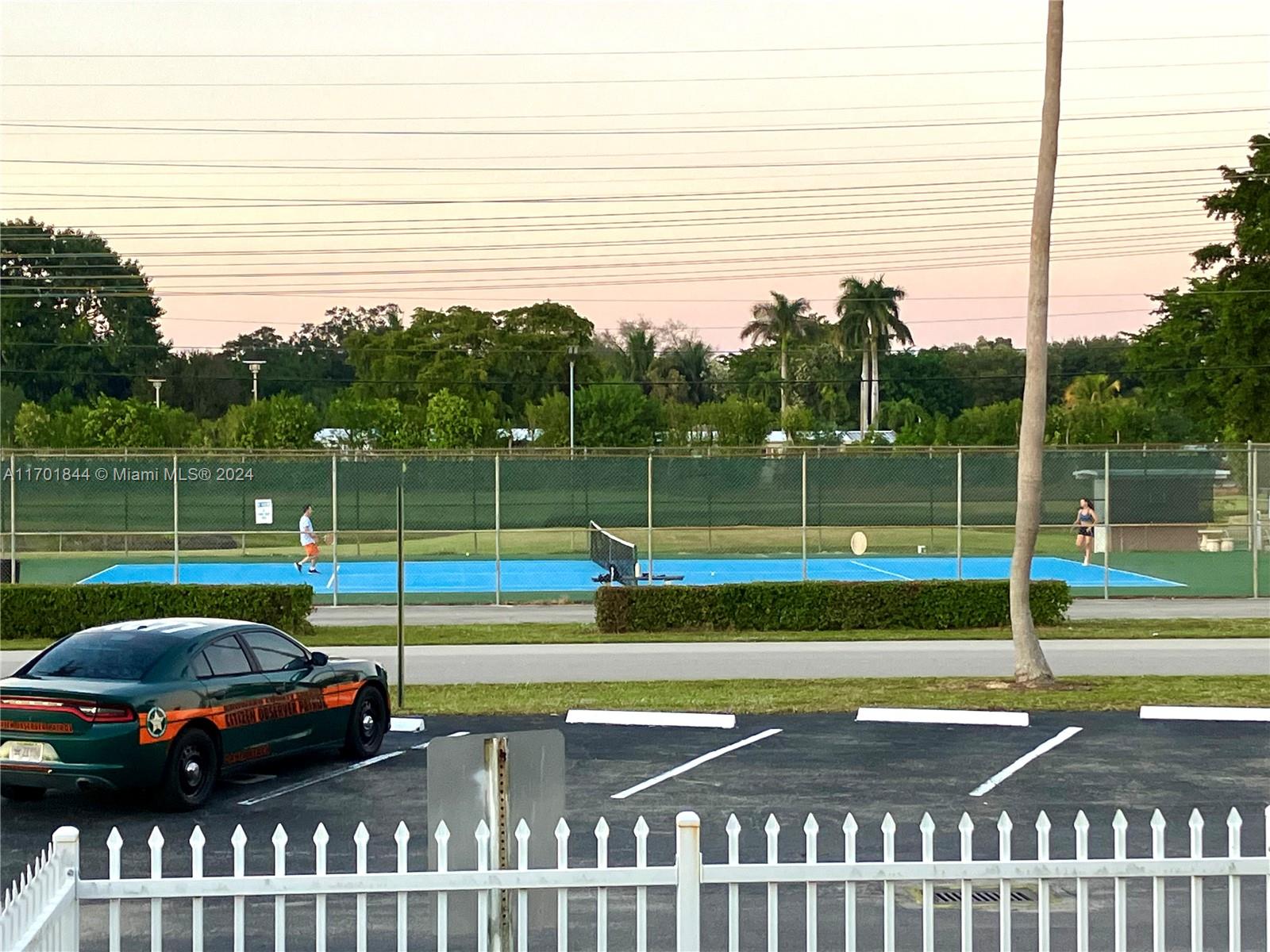 RAVENSWOOD ESTATES & MARI - Residential