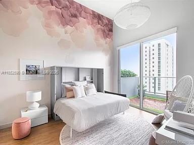 Amazing corner unit at Brickell Ten Condo. 3 BR/3.5Bath, with European style kitchen cabinets, Quartz countertops, Bosh appliances, Italian designed bathrooms & large walk-in closets. Floor to ceiling windows in every room
with sweeping views of Miami, Coral Gables, Downtown Brickell. Full-service building, 24-HR concierge resort-style
amenities: Large Pool, Club Room, Business Center, Gym, BBQ Area, Kids Play Room and more. Conveniently
located only one block away from Metrorail and Metromover. Close to restaurants, Brickell City Centre and Mary
Brickell. Location, Location, Location! READY TO MOVE IN.