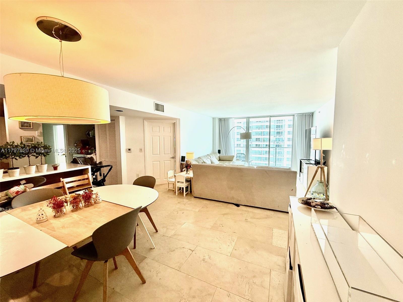1155 Brickell Bay Dr 1804