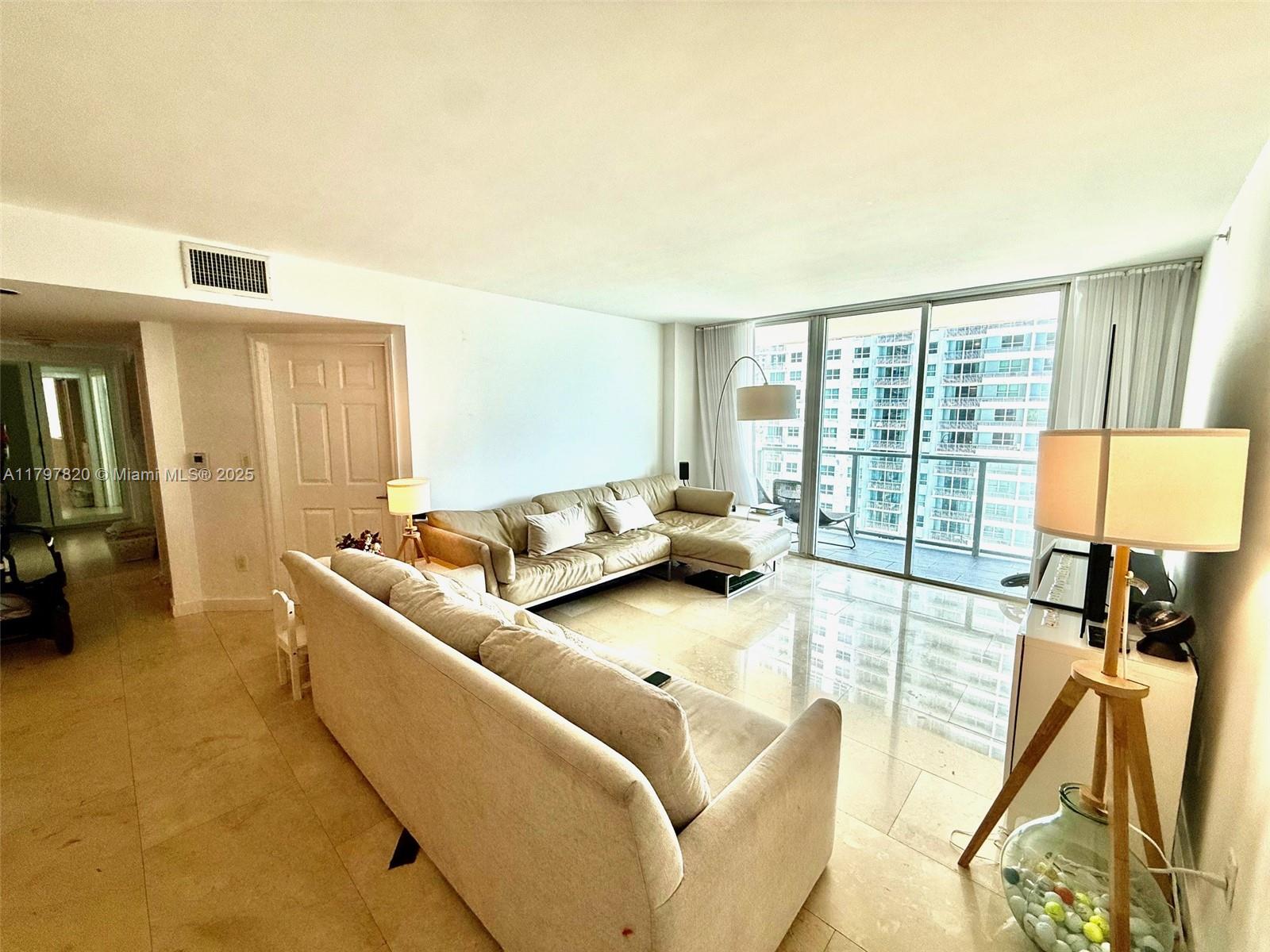 1155 Brickell Bay Dr 1804
