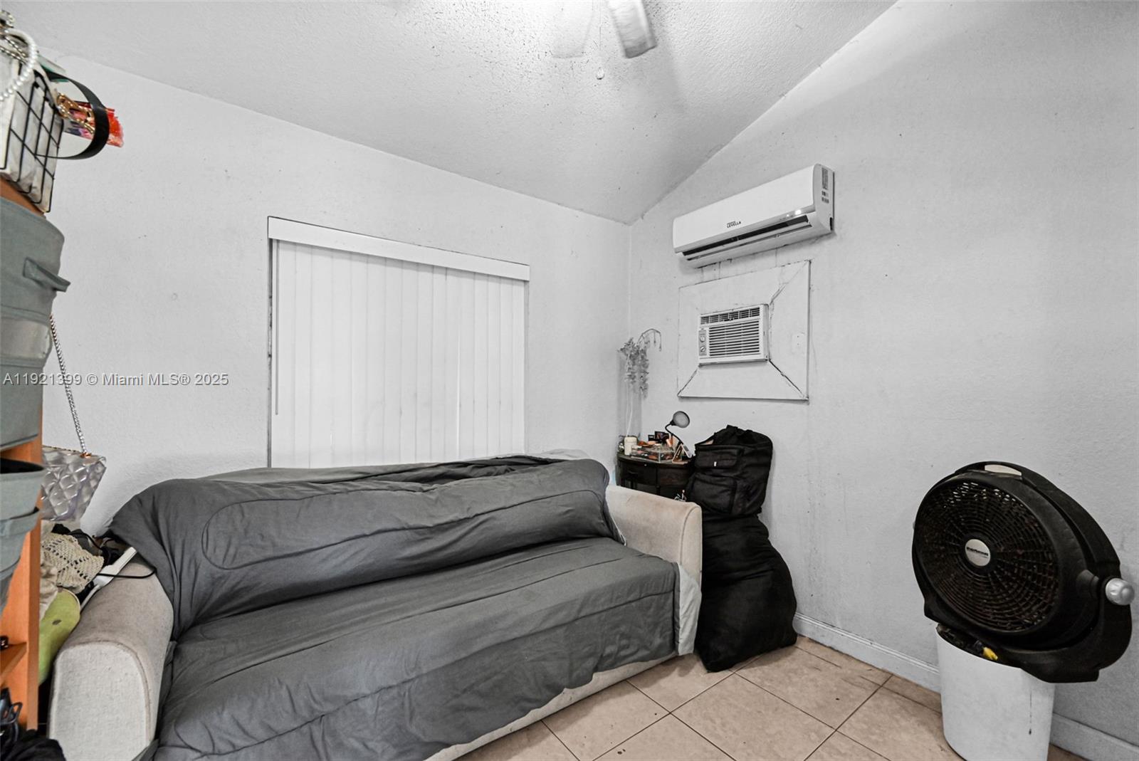 HOLLEMAN MANOR ADDN - Residential