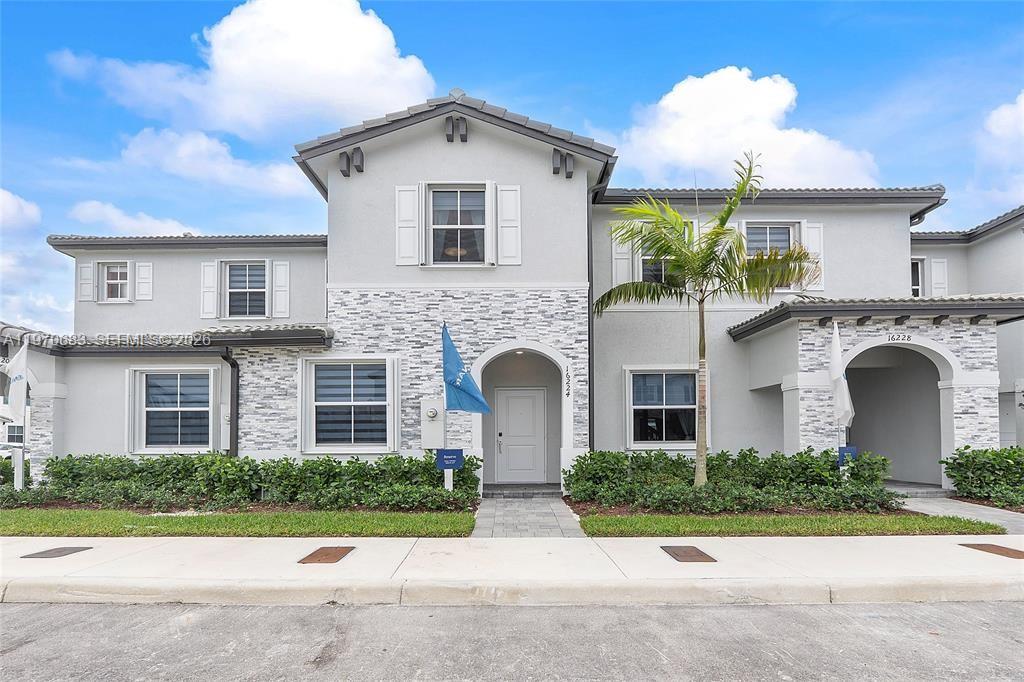 Cedar Pointe - Residential