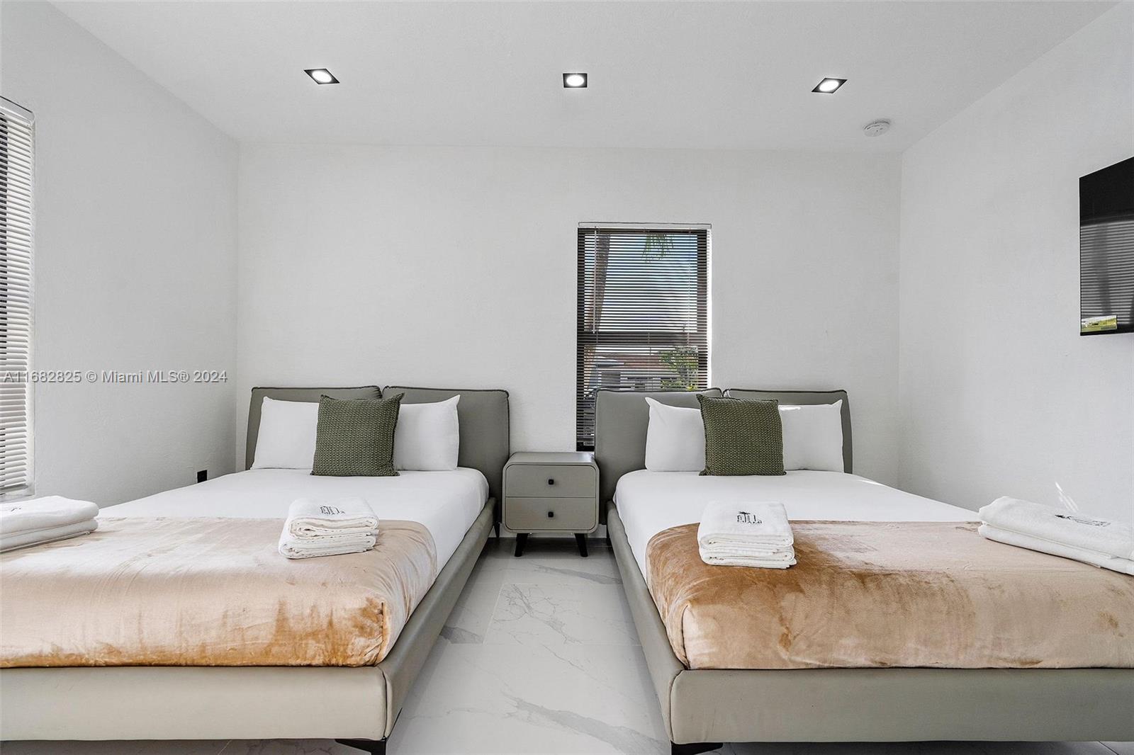 LYNNWOOD NO 2 - Residential