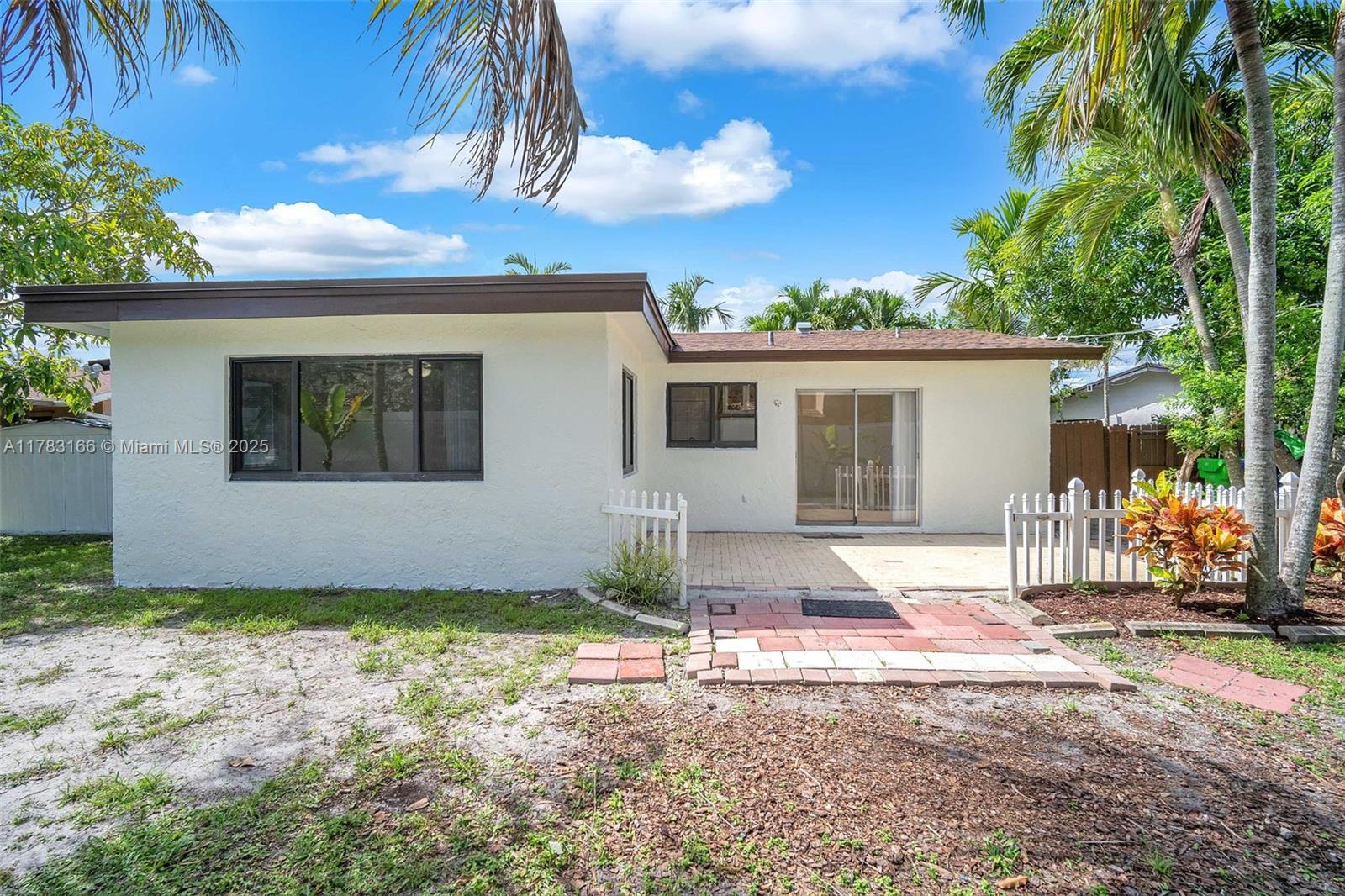 SUNRISE GOLF VLG SEC 24 - Residential