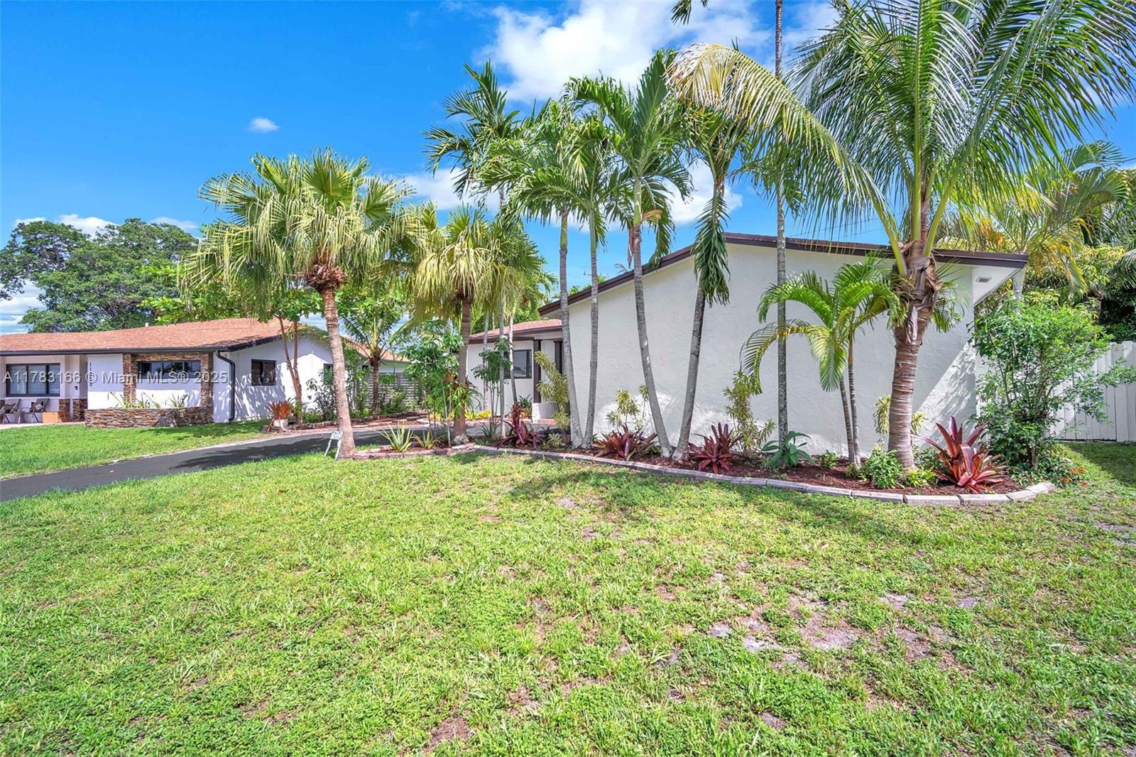 SUNRISE GOLF VLG SEC 24 - Residential