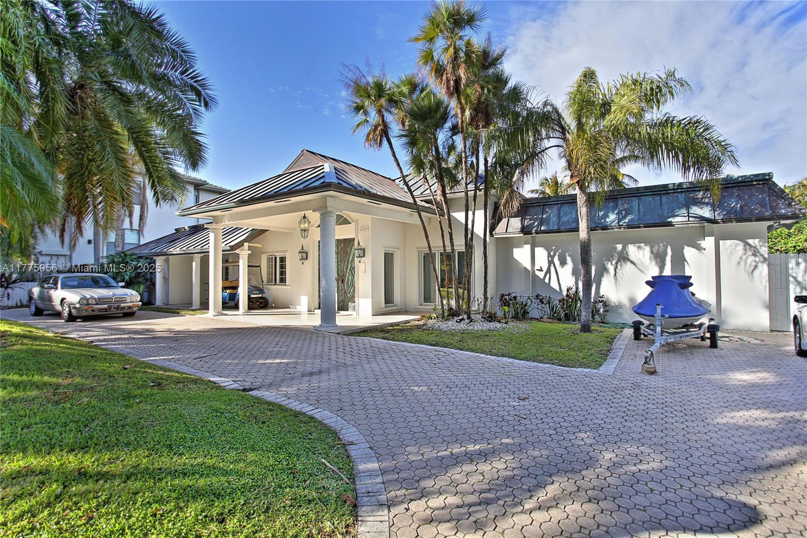324 Caribbean Rd, Key Biscayne, Miami-Dade County, Florida - 5 Bedrooms  
4 Bathrooms - 