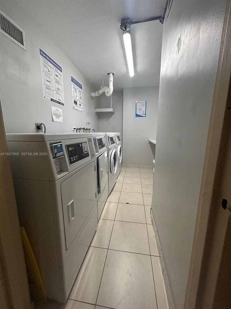 WINSTON TOWERS 200 - Residential Lease