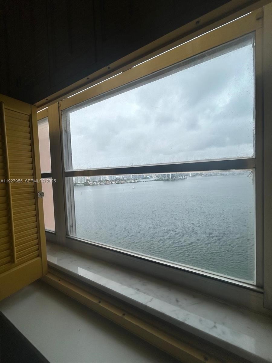 WINSTON TOWERS 200 - Residential Lease