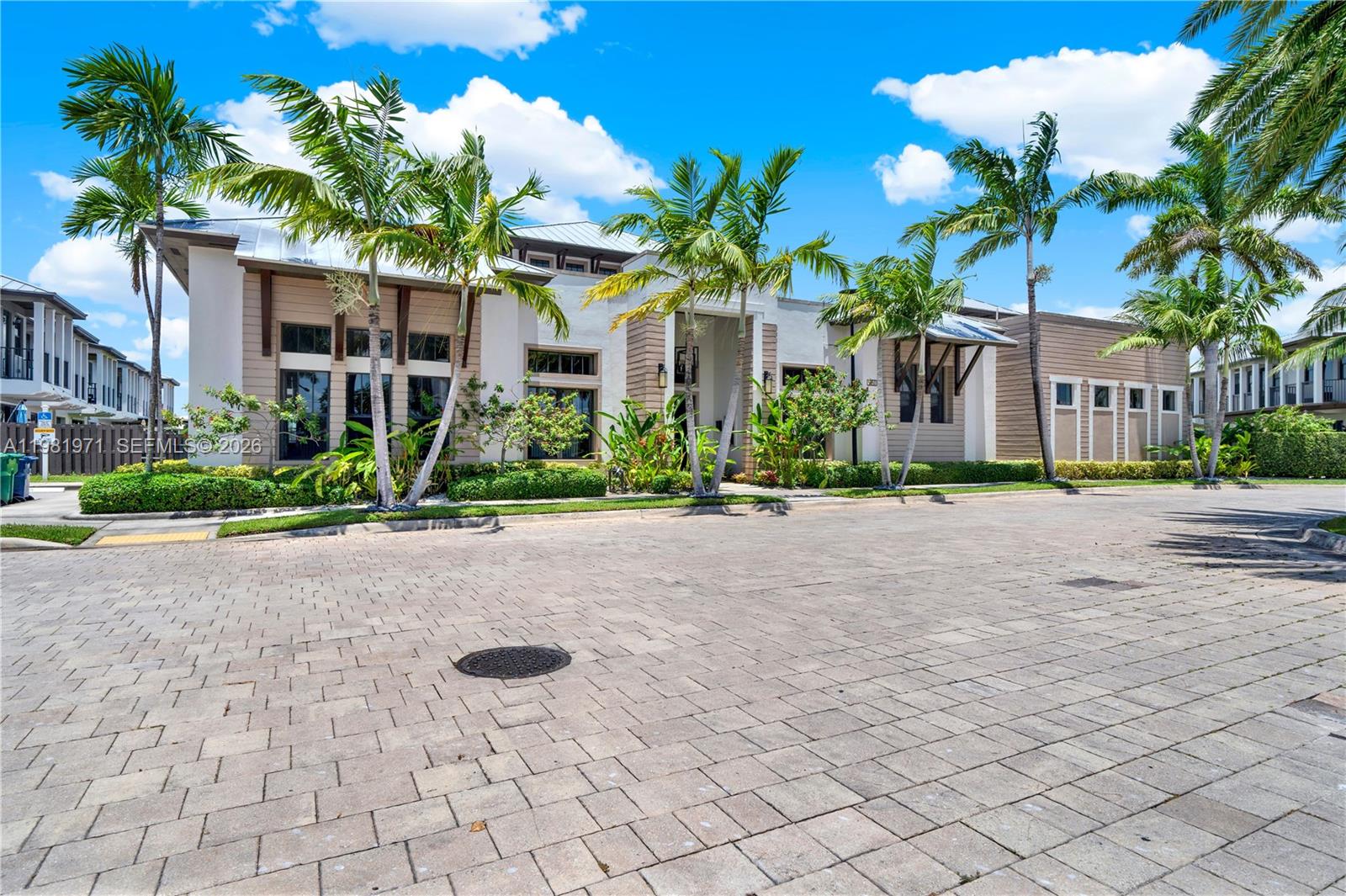 DORAL CAY - Residential Lease