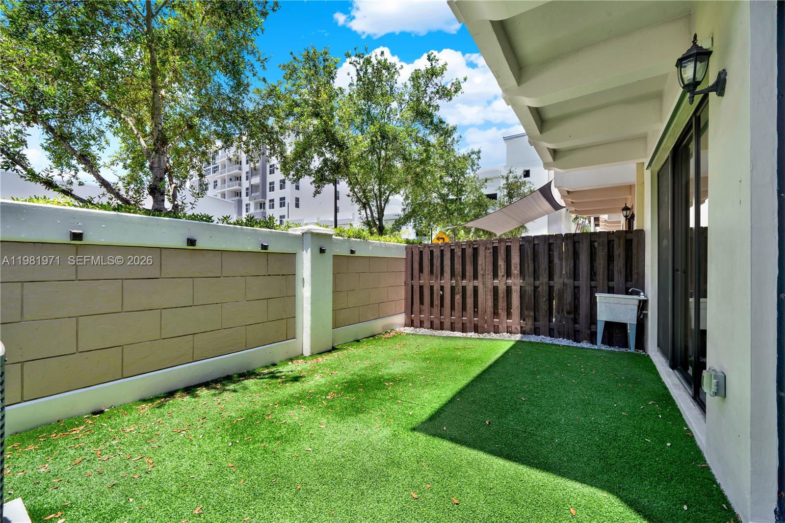 DORAL CAY - Residential Lease