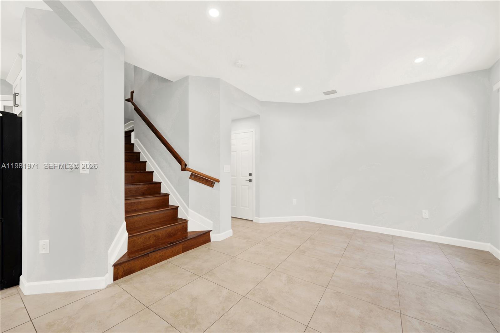 DORAL CAY - Residential Lease