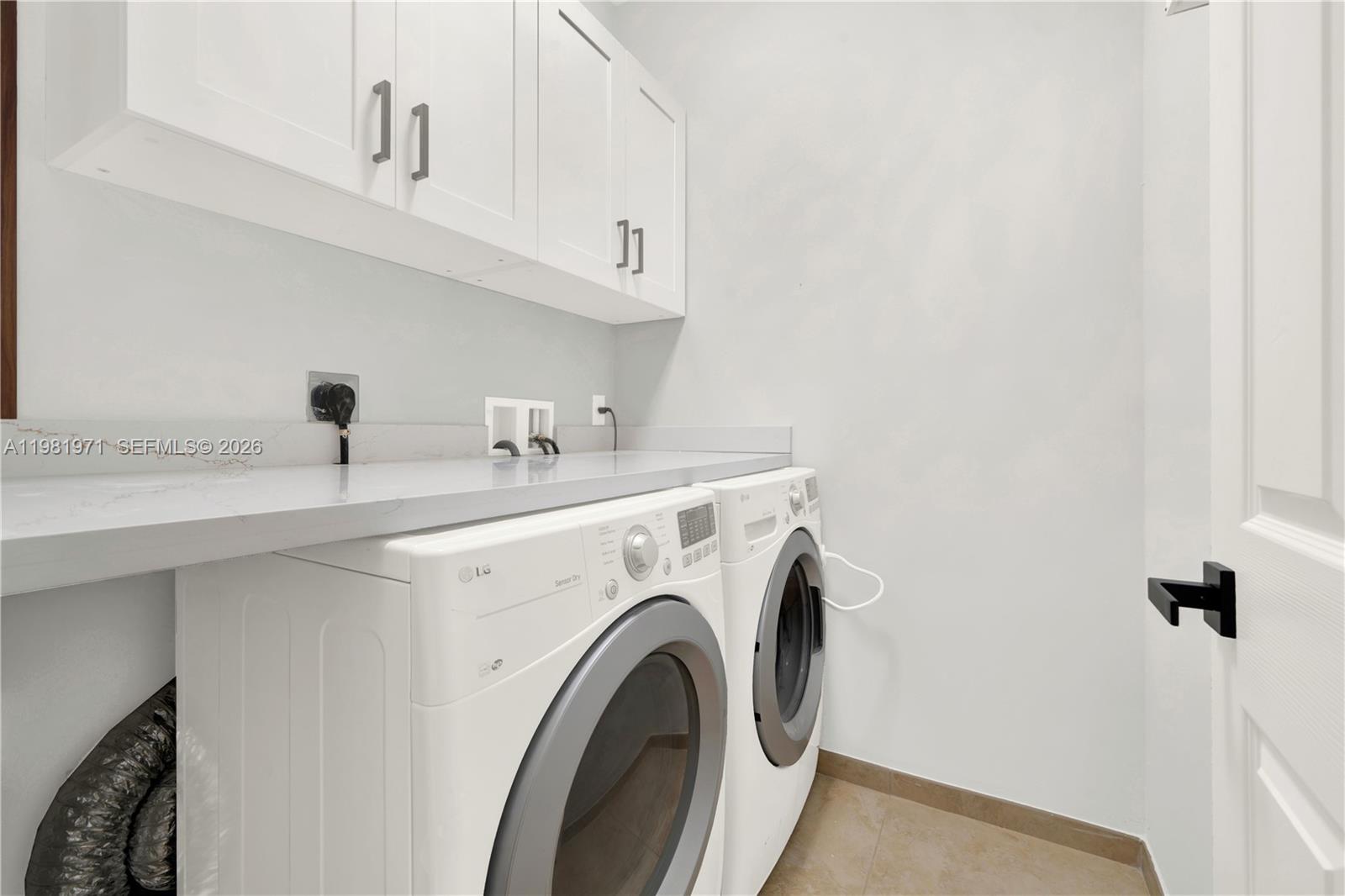 DORAL CAY - Residential Lease