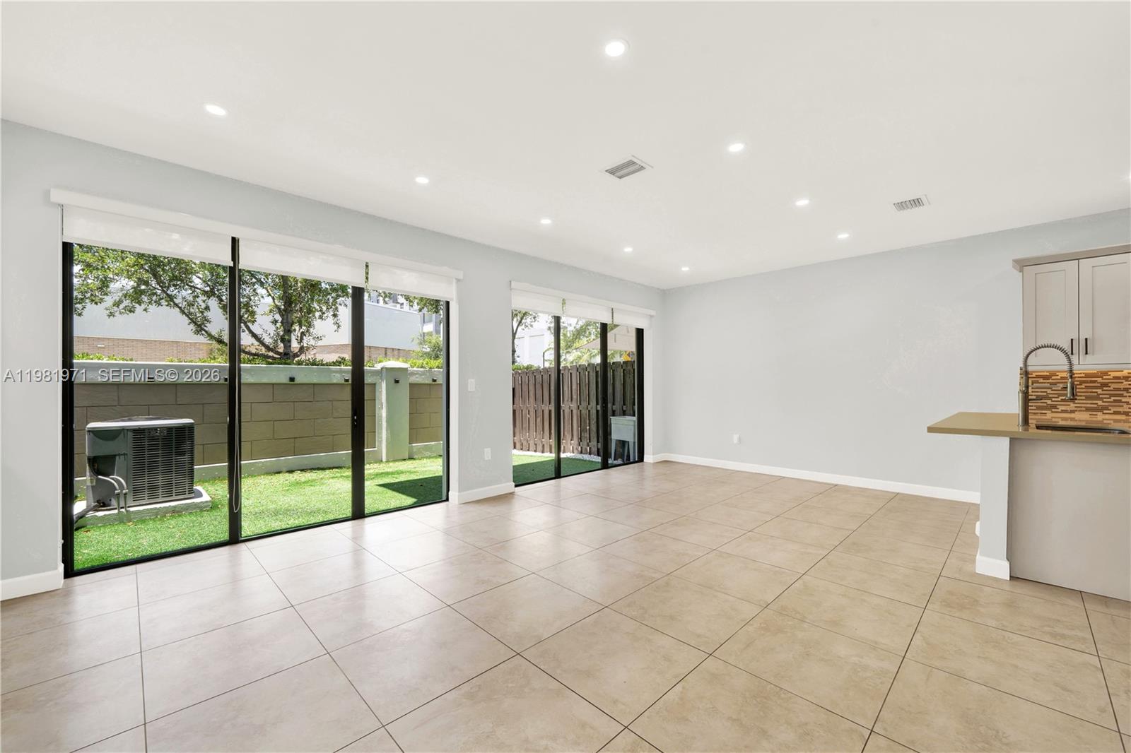 DORAL CAY - Residential Lease