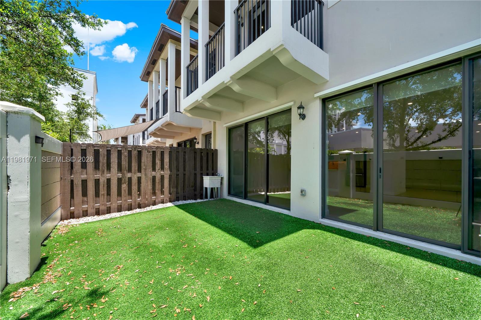 DORAL CAY - Residential Lease