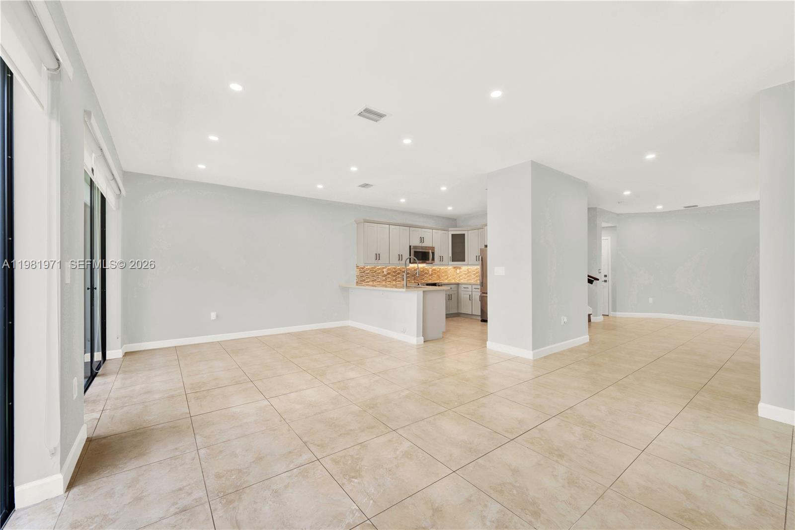 DORAL CAY - Residential Lease