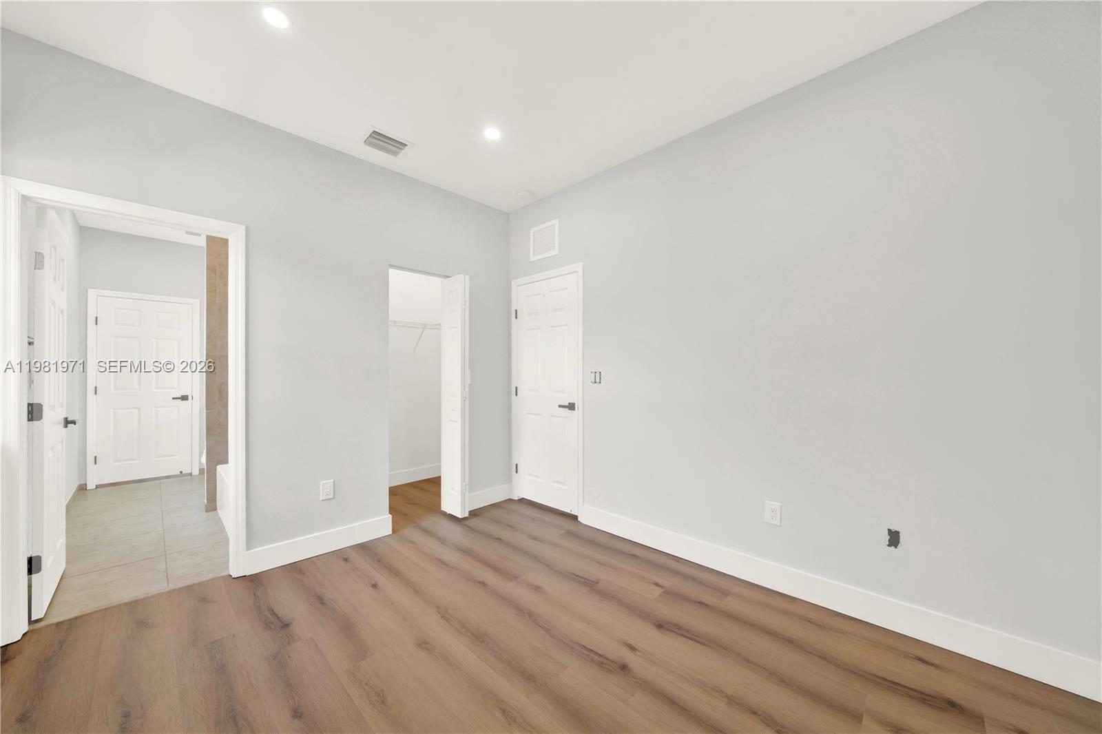 DORAL CAY - Residential Lease