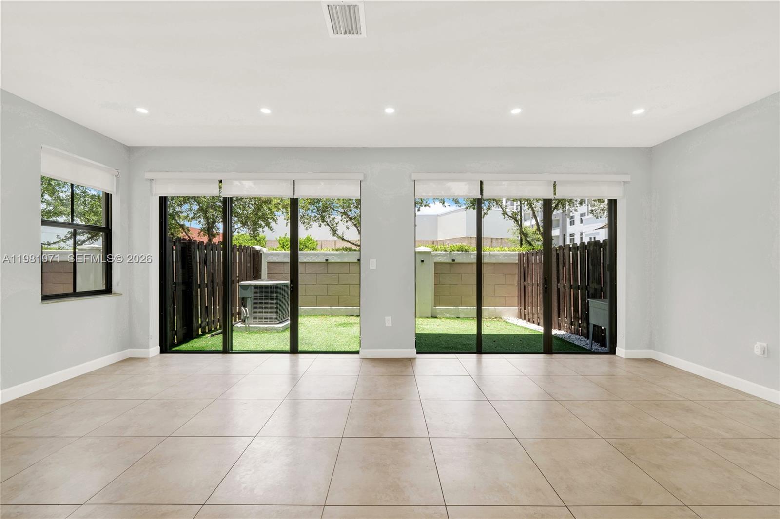 DORAL CAY - Residential Lease