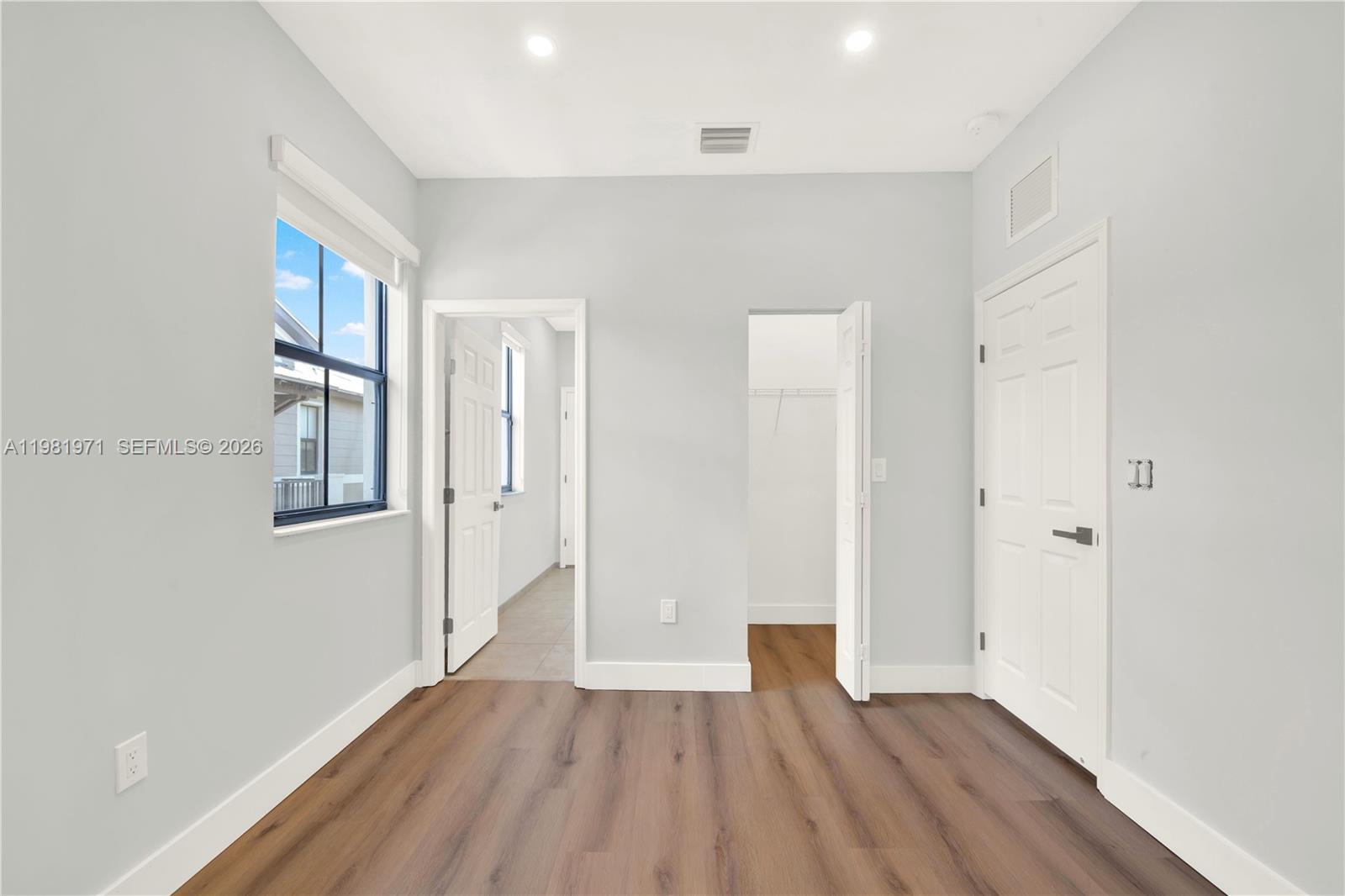 DORAL CAY - Residential Lease