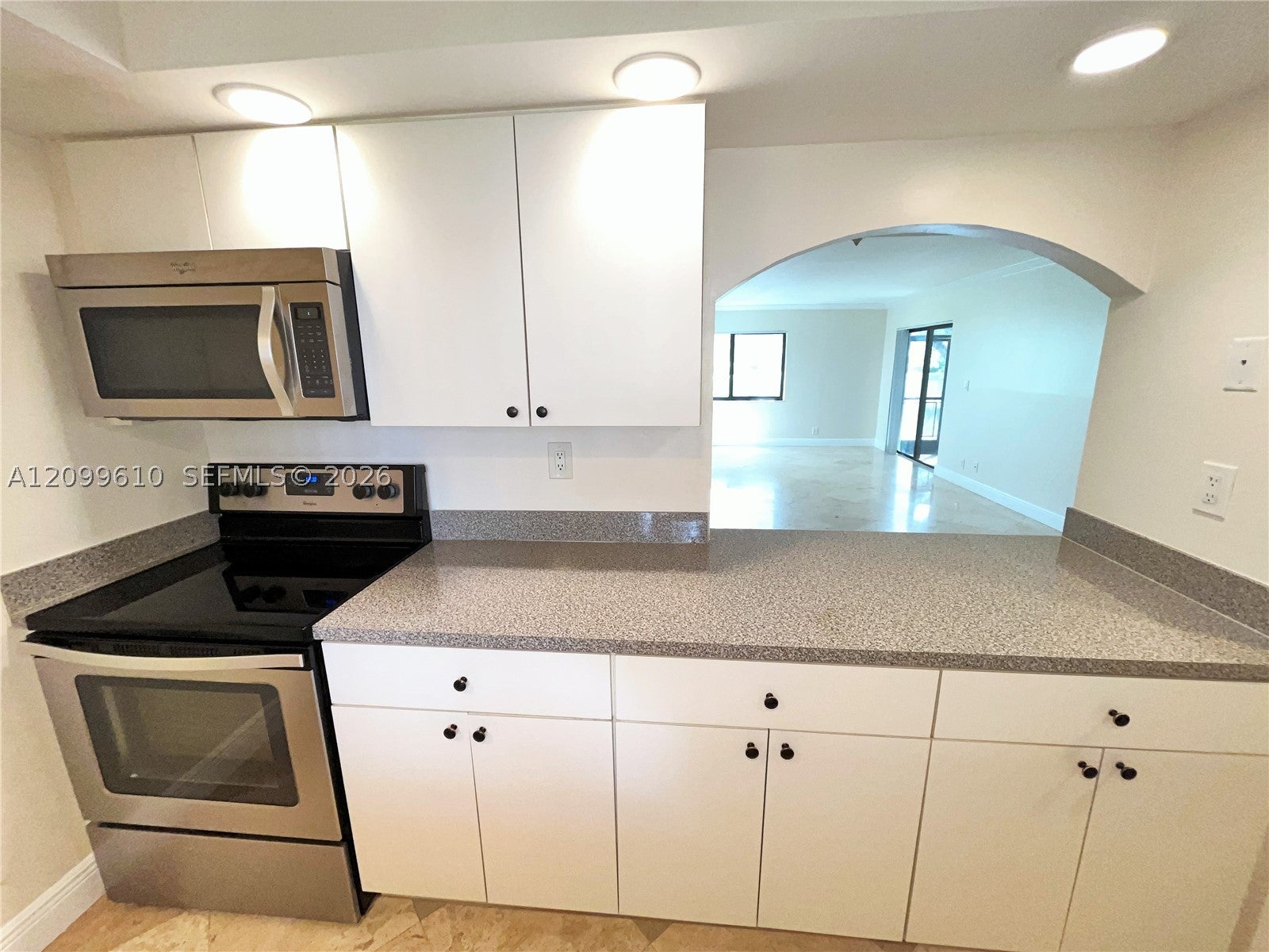 153 Lakeview Dr 103
