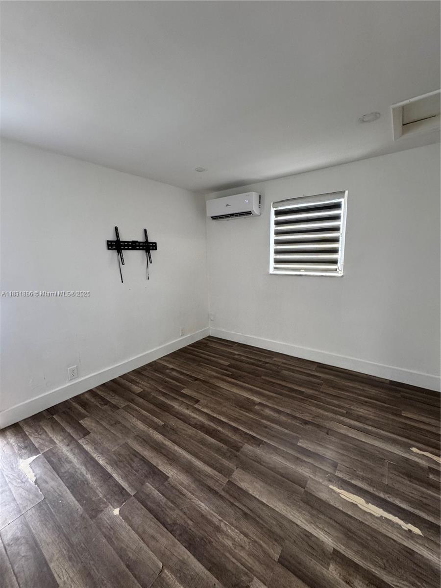 685 SW 7th Ter 2