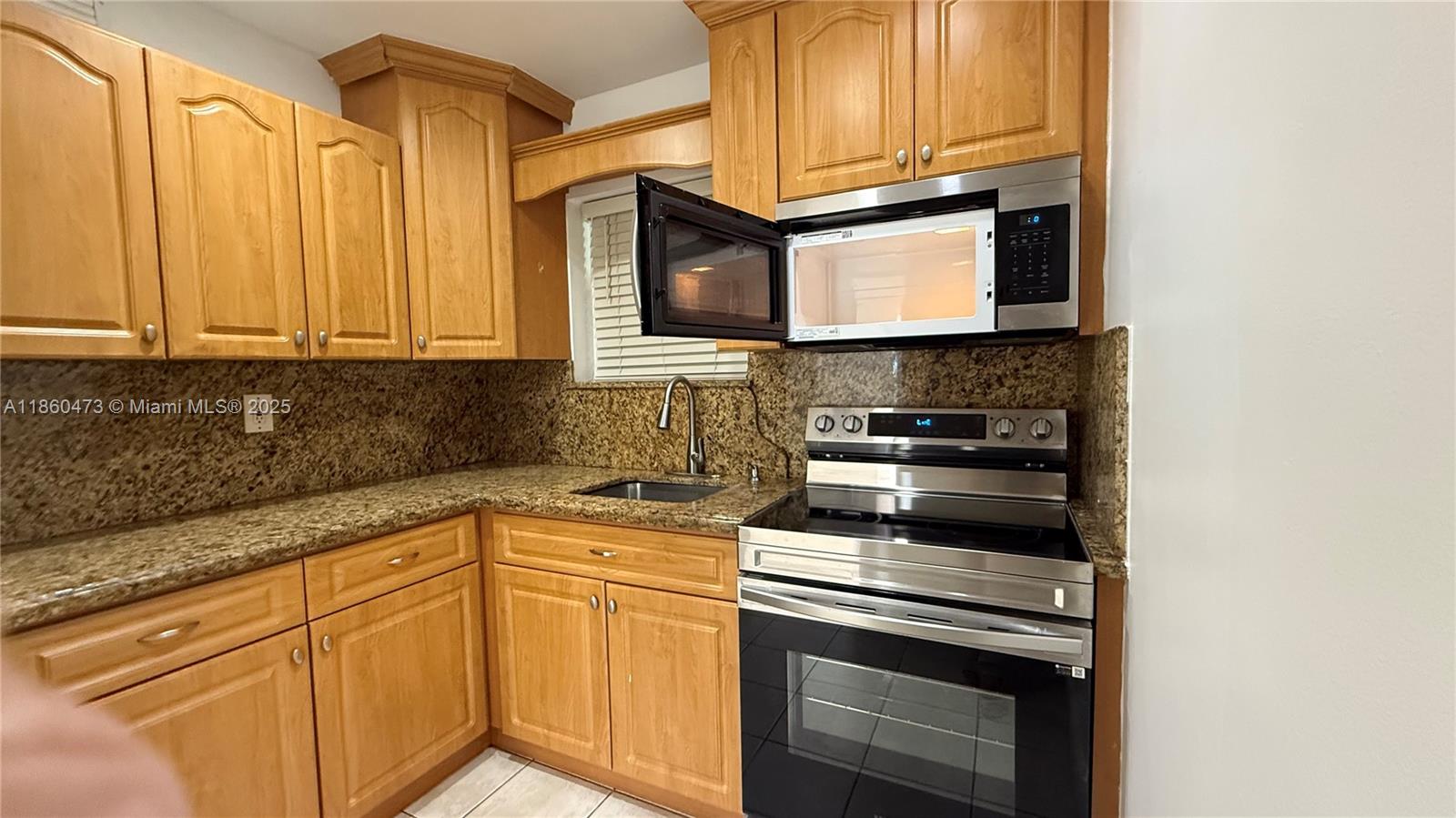 VILLAS OF MIAMI LAKES CON - Residential Lease