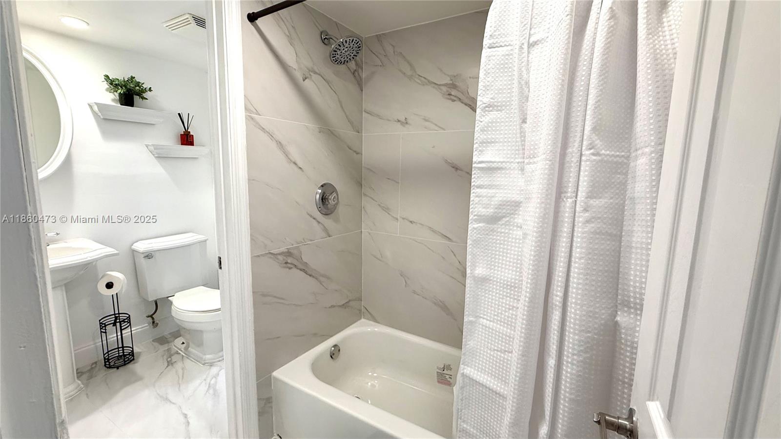 VILLAS OF MIAMI LAKES CON - Residential Lease