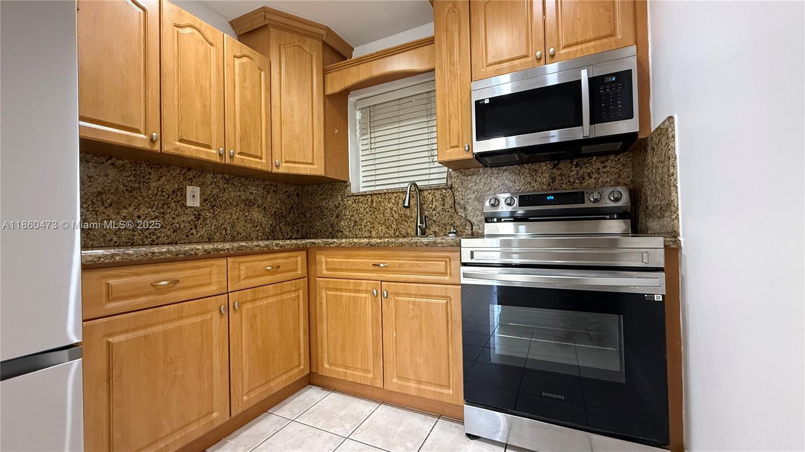 VILLAS OF MIAMI LAKES CON - Residential Lease